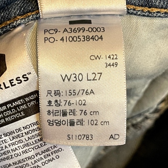 Levi's Silver Tab Mom Jeans | Light Wash | High Rise | Size W30 L27 - Picture 6 of 6